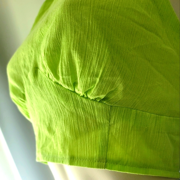 Nasty Gal Halter Cup Detail Cropped Cami Top Size 8 - Picture 4 of 9